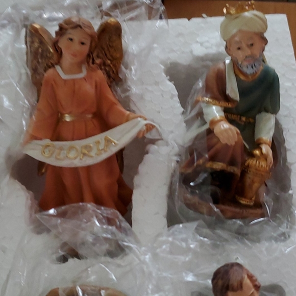 Small Nativity set - Picture 6 of 8